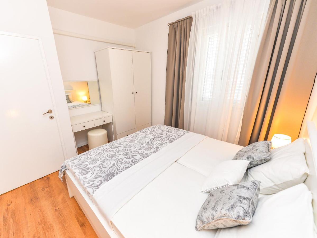 Apartments Ankica Novalja Exterior photo